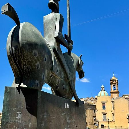 Casa Vacanze In Centro! Caltagirone Eksteriør billede