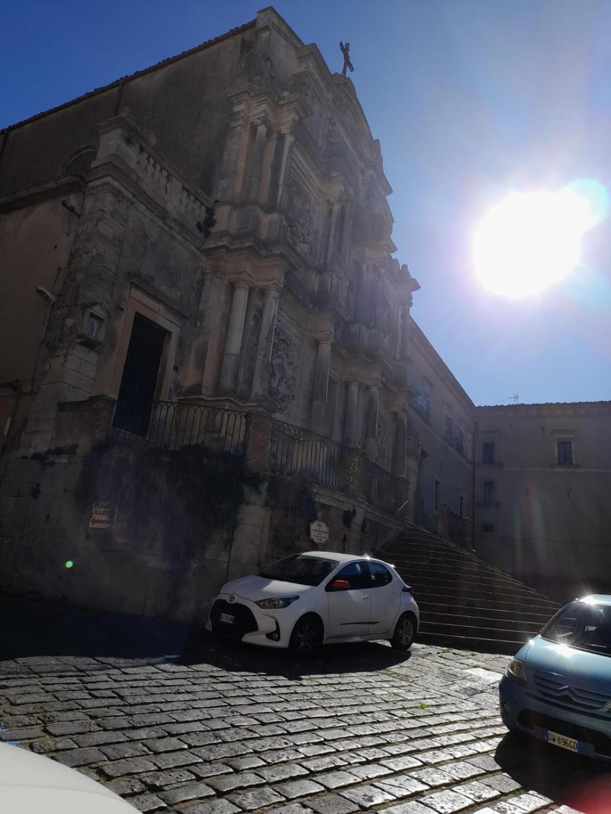 Casa Vacanze In Centro! Caltagirone Eksteriør billede